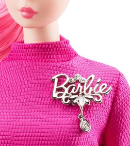 Mattel Lalka Barbie Kolekcjonerka różowa 60-lecie ze stojakiem uniwersalny 8