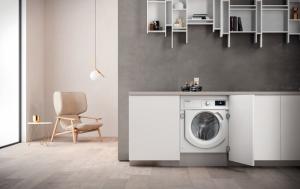 Pralka do zabudowy Whirlpool BI WMWG 91484E EU 17