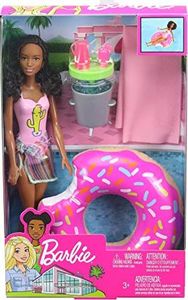 Lalka Barbie Barbie Lalka Barbie GHT21 (AA) i zestaw do zabawy z pierścieniem do pływania, stołem i nie tylko 4