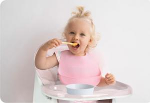 Ricokids Krzesełko do karmienia Milo ze stolikiem różowe (700002) 9