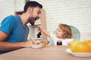 Ricokids Krzesełko do karmienia Milo ze stolikiem zielone (700001) 5