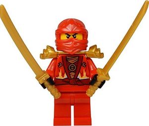Figurka LEGO LEGO Ninjago: minifigurka Kaia (czerwony ninja) ze zbroją na ramię i dwiema katanami (mieczami) EDYCJA LIMITOWANA 2015 4