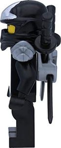 LEGO Minifigurka Ninjago: Cole ZX ze zbroją naramienną i bronią 3