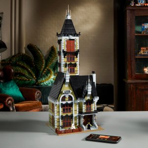 LEGO Creator Expert Dom strachu (10273) 4