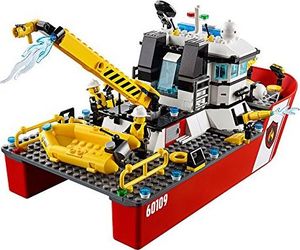 LEGO LEGO City 60109 - Statek straży pożarnej, fajna zabawka dla dzieci 3