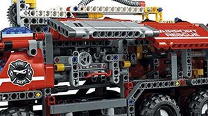 LEGO LEGO Technic 42068 - lotniskowy wóz strażacki 9