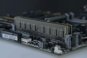 メモリー TEAMGROUP ELITE DDR4 32GB 3200MHz CL22 Amazon.co.jp: TEAMGROUP Elite DDR4 32GB キット (2 x 16GB