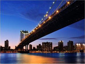 DecoNest Fototapeta - Oświetlony Most Manhattan Bridge - 350X270 1