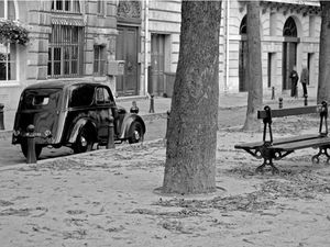 DecoNest Fototapeta - Spokój francuskich ulic - 250X193 1