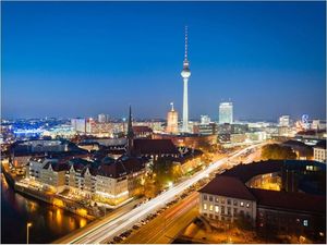 DecoNest Fototapeta - Berlin by night - 200X154 1