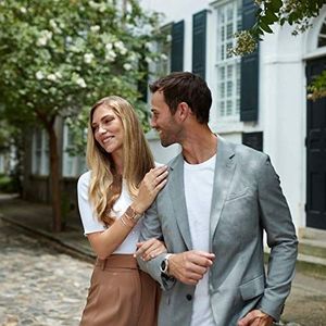 Zegarek sportowy Garmin Garmin vvomove 3S - smukły, smartwatch z analogowymi wskazówkami i wyświetlaczem OLED , aplikacje sportowe i dane dotyczące kondycji / zdrowia, wodoodporność, 5-dniowa żywotność baterii 6