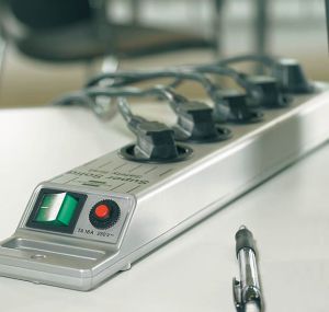 Listwa zasilająca Brennenstuhl Super-Solid-Line przeciwprzepięciowa 5 gniazd 2.5 m srebrna (1153340315) 2