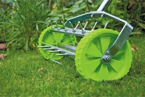 Draper Draper Tools Ręczny aerator do trawnika, 450 mm, zielony 7