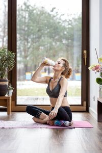 Dr.Bacty Butelka na wodę Dr.Bacty 500ml Emoticons 8