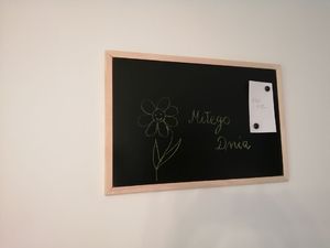 ADELANTE Tablica kredowa magnetyczna czarna 50x70 drewno 2