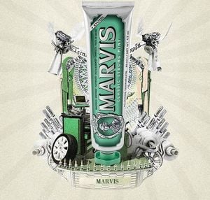 Marvis Fluoride Toothpaste Classic odświeżająca pasta do zębów z fluorem Strong Mint 85ml 2