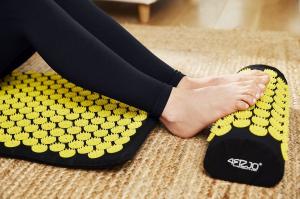 4fizjo Mata do akupresury z kolcami + poduszka 130x50 (czarno-żółta) 6