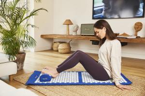 4fizjo Mata do akupresury z kolcami + poduszka 130x50 (niebiesko-biała) 2