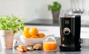 Wyciskarka do cytrusów Novis Vita Juicer 4w1 czarna 4