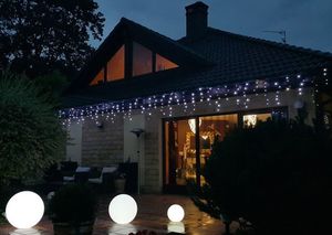 Dekoracja świąteczna Multimix.pl Kurtyna Sople LED 8,75 m 200 LED z efektem FLASH zewnętrzne lampki choinkowe NR 1776 Zimny biały (błyska zimny biały) 9