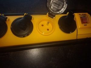 Listwa zasilająca Brennenstuhl Super-Solid przeciwprzepięciowa 5 gniazd 2 m żółta (1159904225) 3