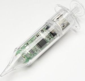 Pendrive Aricona Zabawna pamięć USB firmy Aricona - strzykawka kształtowa 8 GB, szybsze USB 2.0 / 1.1, fajne, zabawne pendrive'y z figurkami z plug i play, oryginalne, zabawne pałeczki z motywem, specjalny prezent 1