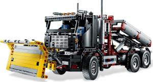 LEGO Technic Ciężarówka do transportu drewna (9397) 3