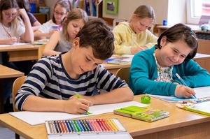 Jolly Kredki świecowe niełamiące się w metalowym pudełku (9014400030919) 5