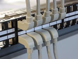 Delock Patchcord Cat.5e, SFTP, wtyczka kątowa, 1m (83515) 2