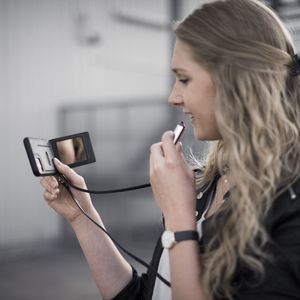 Hama FUTERAŁ GSM CROSS BODY Z LUSTERKIEM DO IPHONE X/XS, CZARNE 7