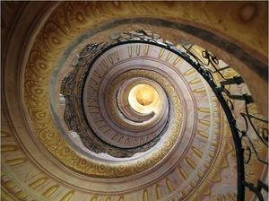 DecoNest Fototapeta - Decorative spiral stairs - 200X154 1