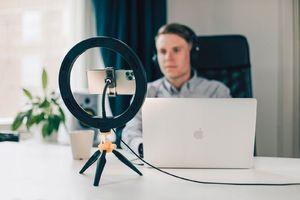 Lampa pierścieniowa Kodak LED Ring Light Selphie 10 SL001 + Statyw Pilot Czarny 7