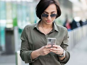 Spigen Etui Spigen Liquid Crystal do Samsung Galaxy A42 5G Crystal Clear uniwersalny 7