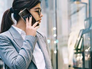 Spigen Etui Spigen Liquid Crystal do Samsung Galaxy A42 5G Crystal Clear uniwersalny 9