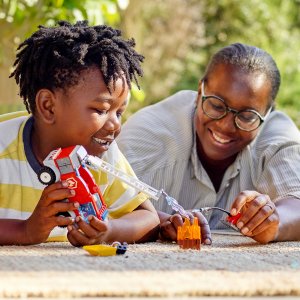 LEGO City Wóz strażacki z drabiną (60280) 2