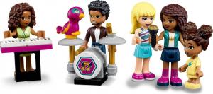 LEGO Friends Dom rodzinny Andrei (41449) 10