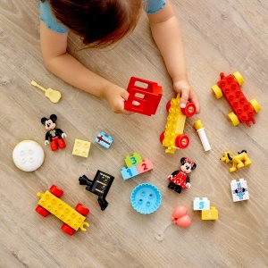 LEGO Duplo Disney Urodzinowy pociąg myszek Miki i Minnie (10941) 4