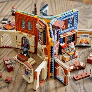 LEGO Harry Potter Chwile z Hogwartu: zajęcia z zaklęć i uroków (76385) 7