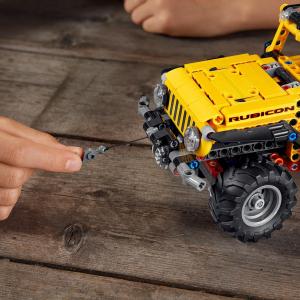 LEGO Technic Jeep Wrangler (42122) 11