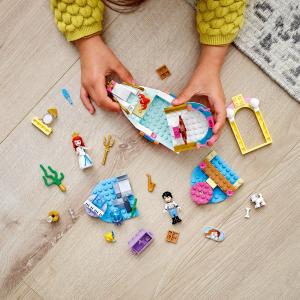LEGO Disney Świąteczna łódź Arielki (43191) 2