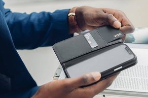 Moshi Etui Moshi Overture 2w1 Apple iPhone 12 mini z kieszeniami na karty + stand up (system SnapTo) (Jet Black) 14