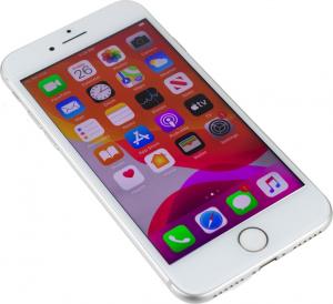 Smartfon Apple 8 2/64GB Srebrny 4