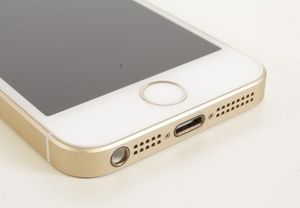Smartfon Apple iPhone SE 2/32GB Złoty Powystawowy 1