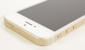 Smartfon Apple iPhone SE 2/32GB Złoty Powystawowy 2