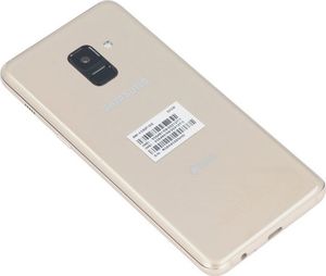 Smartfon Samsung Galaxy A8 4/32GB Złoty Powystawowy 6