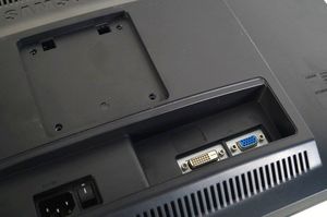 Monitor Samsung Monitor Samsung SyncMaster BX2240 22'' LED 1920x1080 DVI D-SUB Bez Podstawki Klasa A uniwersalny 2