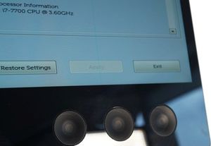 Komputer Dell Precision 5720 Intel Core i7-7700 64 GB 1.5 TB SSD Windows 10 Pro 6