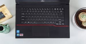 Laptop Fujitsu A574 6