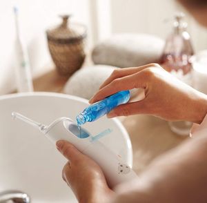 Szczoteczka Philips Szczoteczka soniczna Sonicare DiamondClean 9000 HX8494/01 Biała + Irygator Airfloss Ultra 4