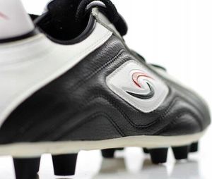 Skórzane buty piłkarskie sportowe korki lanki uniwersalny 4